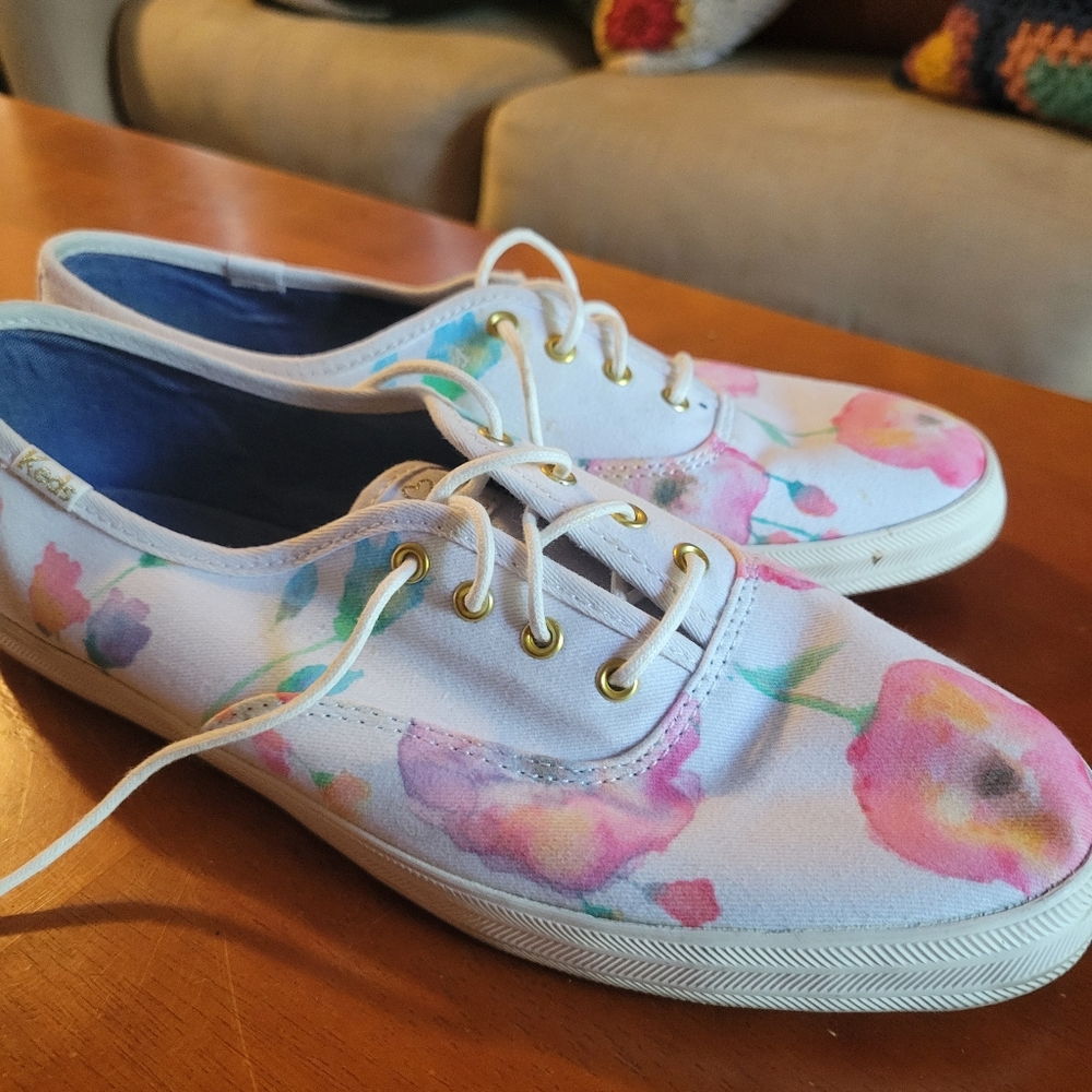 Like New Taylor Swift Keds